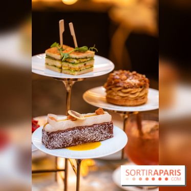 Le tea time Emily in Paris de l'Hôtel du Louvre - A7C04059