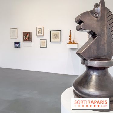 Exposition Un Siècle d'Echecs à la Galerie Perrotin