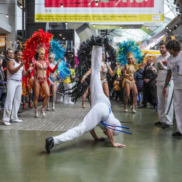 Le Carnaval de Rio de Janeiro à paris : le 15 février le Brésil s'invite à l’Hippodrome Paris-Vincennes ! - B BV1 7323