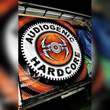 Montage des chars Techno Parade 2010