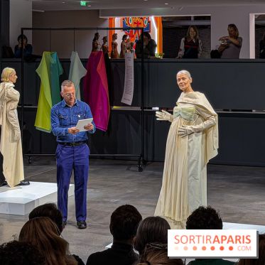 Le Musée Vivant de la Mode d'Olivier Saillard : exposition-performance à la Fondation Cartier