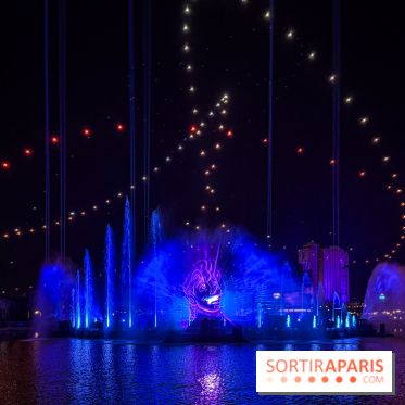 Disneyland Paris : Disney Cascade of Lights, le spectacle nocturne sur Adventure Bay