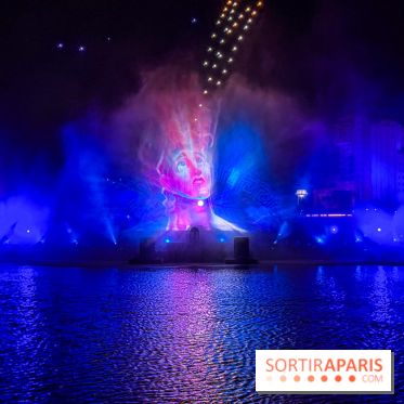 Disneyland Paris : Disney Cascade of Lights, le spectacle nocturne sur Adventure Bay