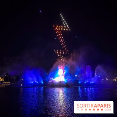 Disneyland Paris : Disney Cascade of Lights, le spectacle nocturne sur Adventure Bay