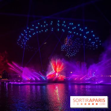 Disneyland Paris : Disney Cascade of Lights, le spectacle nocturne sur Adventure Bay