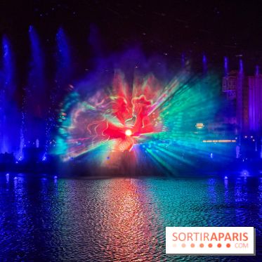 Disneyland Paris : Disney Cascade of Lights, le spectacle nocturne sur Adventure Bay