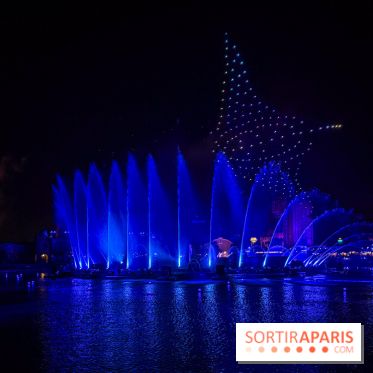 Disneyland Paris : Disney Cascade of Lights, le spectacle nocturne sur Adventure Bay