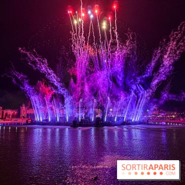 Disneyland Paris : Disney Cascade of Lights, le spectacle nocturne sur Adventure Bay