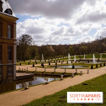 Les tulipes du Château de Dampierre, son jardin anglais et le jardin Le Nôtre