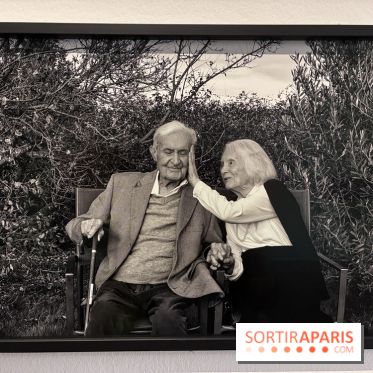 Les Grands âges : une exposition photo sensible de Nikos Aliagas au Musée de l'Homme
