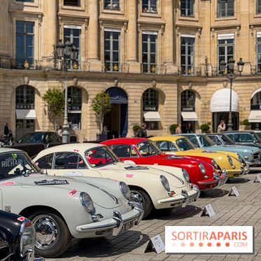 Le Rallye des Princesses expose ses voitures de collection sur la Place Vendôme
