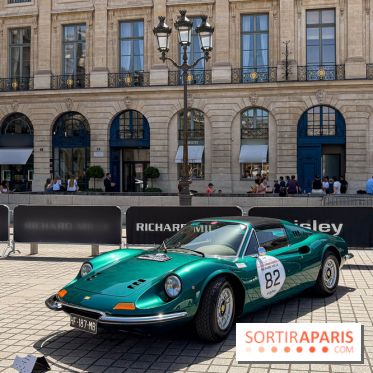 Le Rallye des Princesses expose ses voitures de collection sur la Place Vendôme - Facetune 24 05 2026 20 05 20