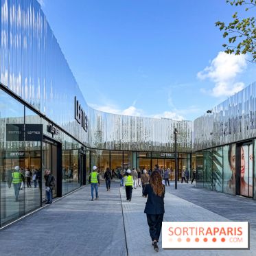 Valvert Croix Blanche : le complexe shopping-loisirs XXL en Essonne avec fontaine et parc à dinosaures