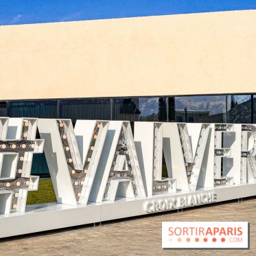 Valvert Croix Blanche : le complexe shopping-loisirs XXL en Essonne avec fontaine et parc à dinosaures