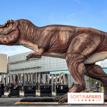 Valvert Croix Blanche : le complexe shopping-loisirs XXL en Essonne avec fontaine et parc à dinosaures