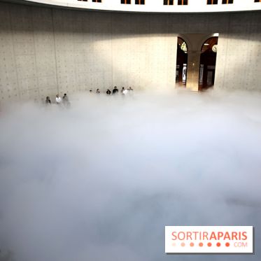 Fujiko Nakaya : nos photos de sa sculpture de brouillard à voir à la Bourse de Commerce