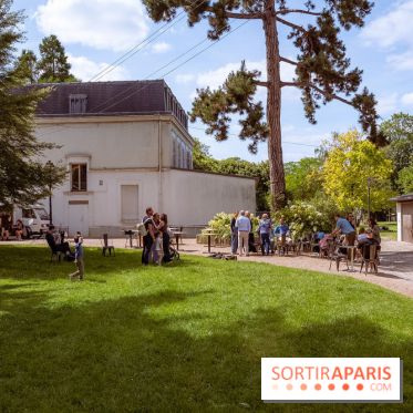 Guinguette du dispensaire et Foodtruck des Écuries au parc du Dispensaire de Sartrouville dans les Yvelines - photos