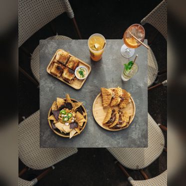 Le Flow au Pont Alexandre III : rooftop, street food et club sur la Seine - FLOW 01 05 25 @alex crk 4