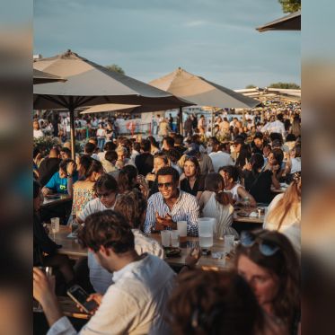 Le Flow au Pont Alexandre III : rooftop, street food et club sur la Seine - FLOW 01 05 25 @alex crk 77