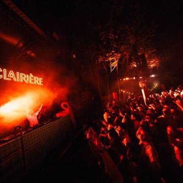 La Clairière : le club open-air de Paris pour l’été 2026 - @SEBASTIENK ARTS CLAIRIERE 07616