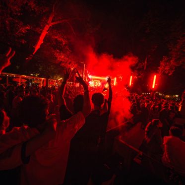 La Clairière : le club open-air de Paris pour l’été 2026 - @SEBASTIENK ARTS CLAIRIERE 07888