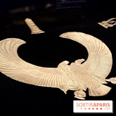Un pectoral ailé dans l’exposition Toutânkhamon - Toutankhamon : son tombeau et ses trésors