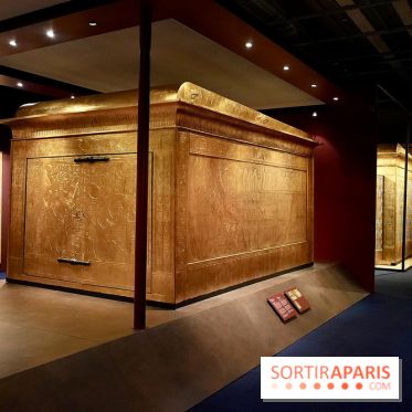 Le décor extérieur de la tombe reconstituée - Toutankhamon : son tombeau et ses trésors