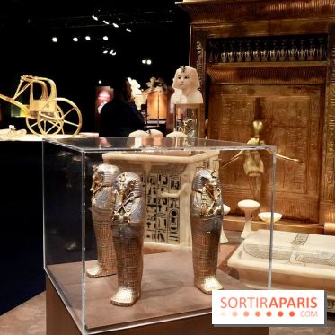 Vitrine d’objets funéraires de Toutânkhamon - Toutankhamon : son tombeau et ses trésors