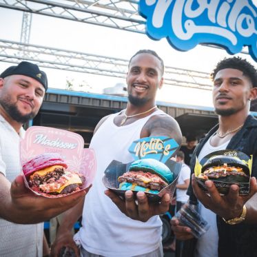 The Champions Burger à Val d’Europe : la compétition de burgers près de Paris - TCB Burdeos 06 26 00092