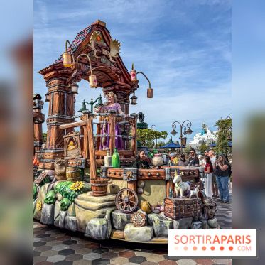 Disneyland Paris : la Cavalcade des Princesses Disney à Disney Adventure World