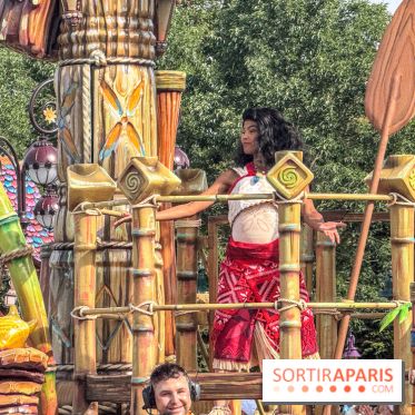 Disneyland Paris : la Cavalcade des Princesses Disney à Disney Adventure World