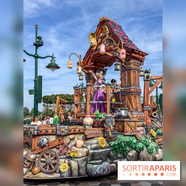 Disneyland Paris : la Cavalcade des Princesses Disney à Disney Adventure World