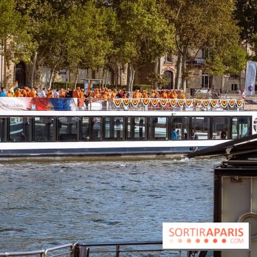 Défilé flottant sur la Seine : le Jal Yatra à Paris, les photos