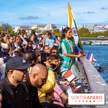 Défilé flottant sur la Seine : le Jal Yatra à Paris, les photos