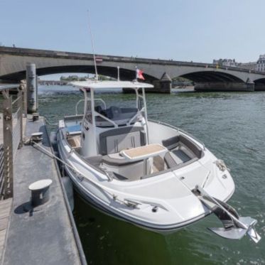 Paris Boat Club : des croisières privées sur la Seine pour découvrir Paris autrement - 42 ParisBoatClub Escale du Louvre 01 4864x3095