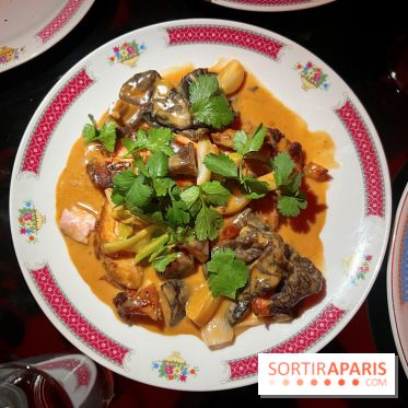 Le Poisson Volant - Poulet braisé au vin jaune