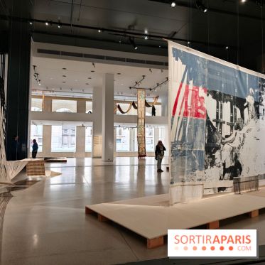 Le Temps des récoltes : Ibrahim Mahama et les artistes ghanéens transforment la Fondation Cartier