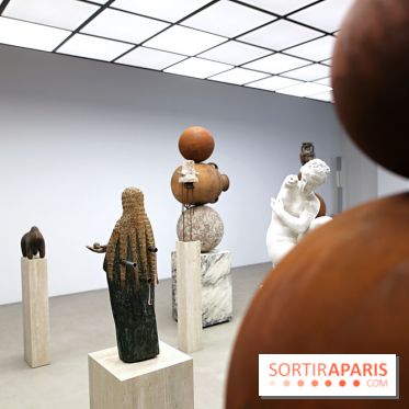 Théo Mercier et Thomas Houseago : nos photos de leur exposition commune à Paris
