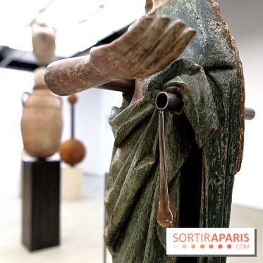 Théo Mercier et Thomas Houseago : nos photos de leur exposition commune à Paris