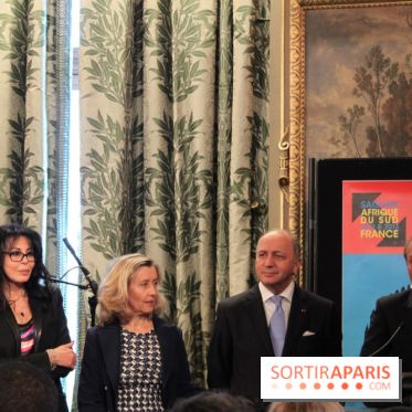 Reùise du diplome du Citoyen d'Honneur de la Ville de Paris à Nelson Mandela