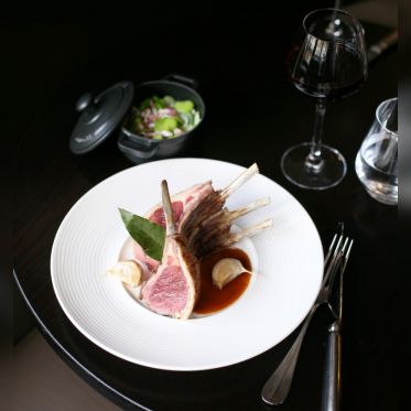 Carré d'agneau rôti au romarin