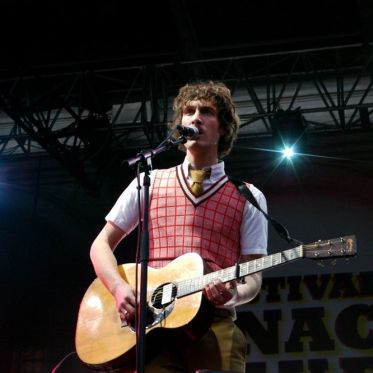 Florent Marchet sur le Parvis de l'Hôtel de Ville - Festival Fnac Live