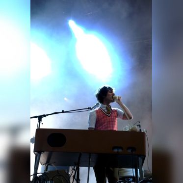 Florent Marchet sur le Parvis de l'Hôtel de Ville - Festival Fnac Live