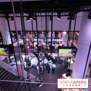 Le Café Renault sur les Champs