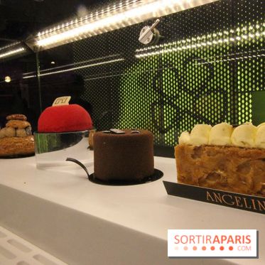 Le Café Renault sur les Champs