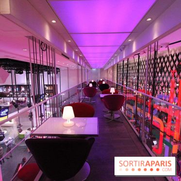 Le Café Renault sur les Champs