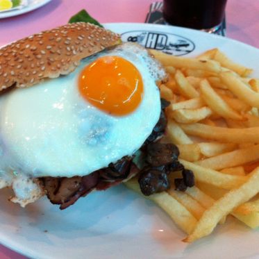 Favorite Burgerau Happy Days Dinner