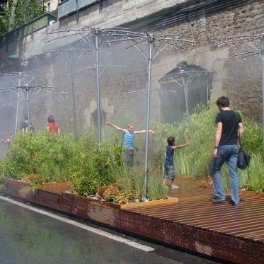 Brumisateurs à Paris plage, sur les bords de Seine