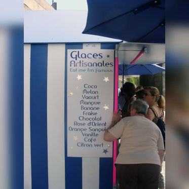 Paris plage, sur les bords de Seine. Glaces artisanales.