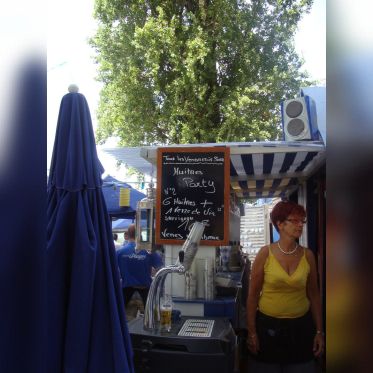 Paris plage, sur les bords de Seine. Tous les vendredis soir : "huitres party" !